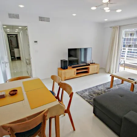 Majestic - Modern Close To The Beach In